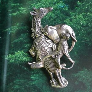 Sterling Exotic🦒 Animals Pin